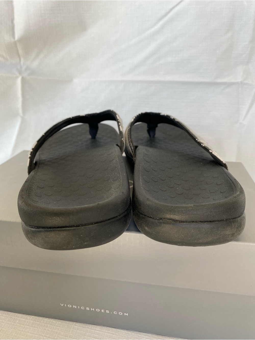 Vionic Zebra Sequin Sandals, Size 7 - Picture 3 of 10